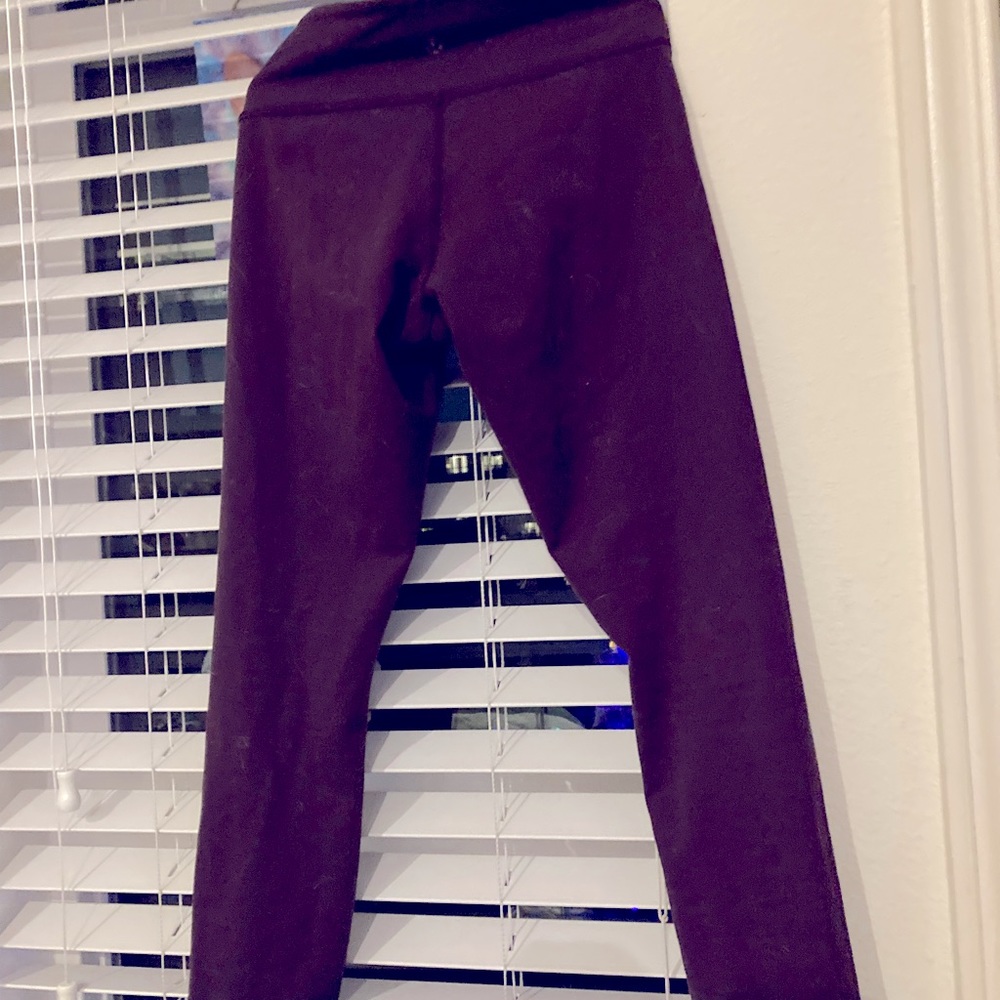 Dark purple/ maroon lululemon yoga crops